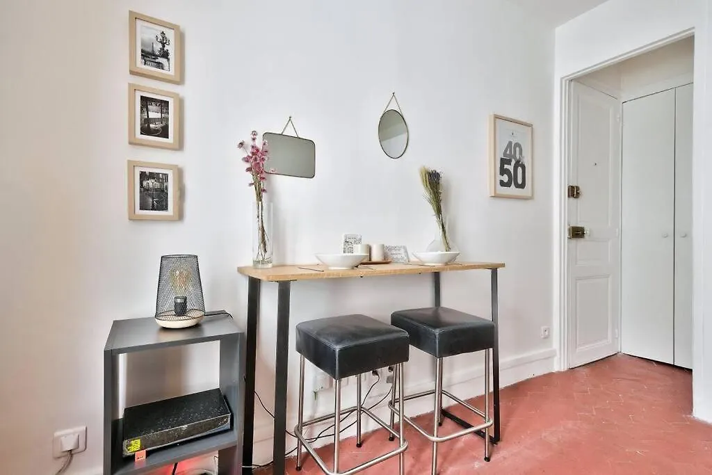 Wonderful Studio At Place De La Bastille Paris